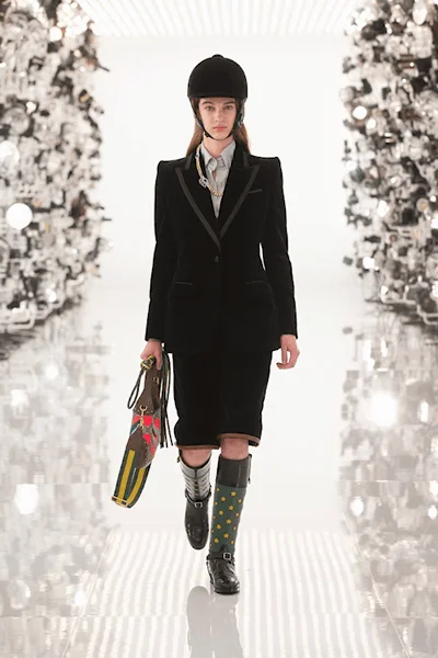 Look 15